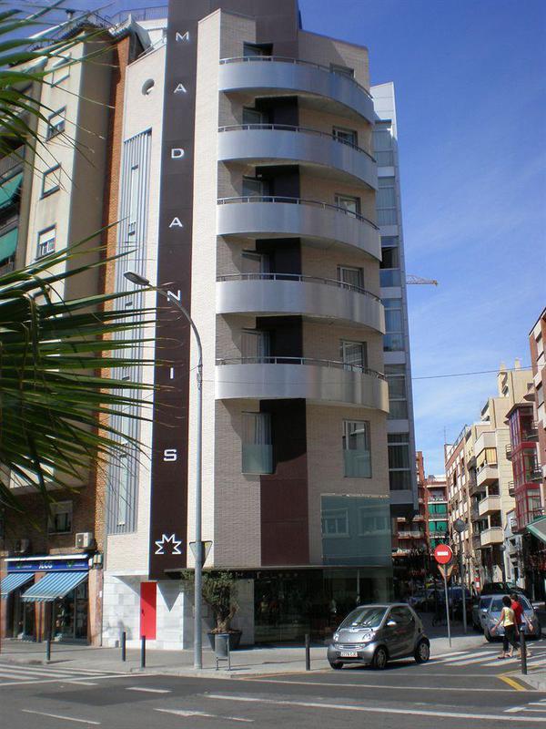 Apartamentos Turisticos Madanis L'Hospitalet de Llobregat Exterior foto